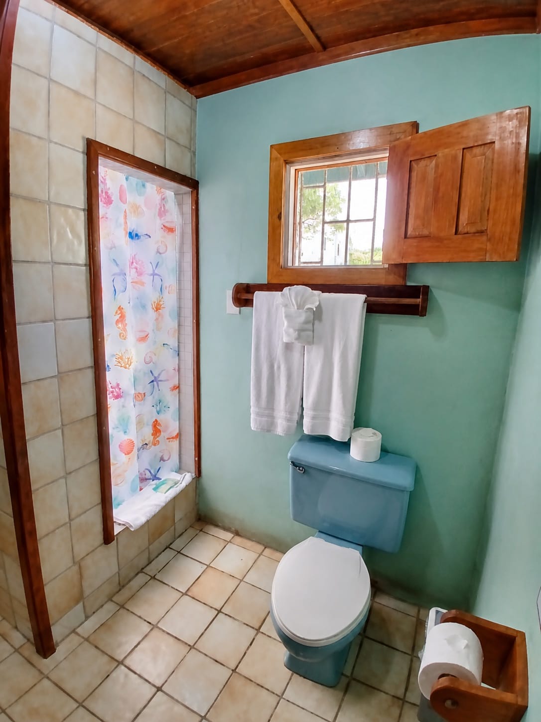 Cabana Playa private bathroom and shower
